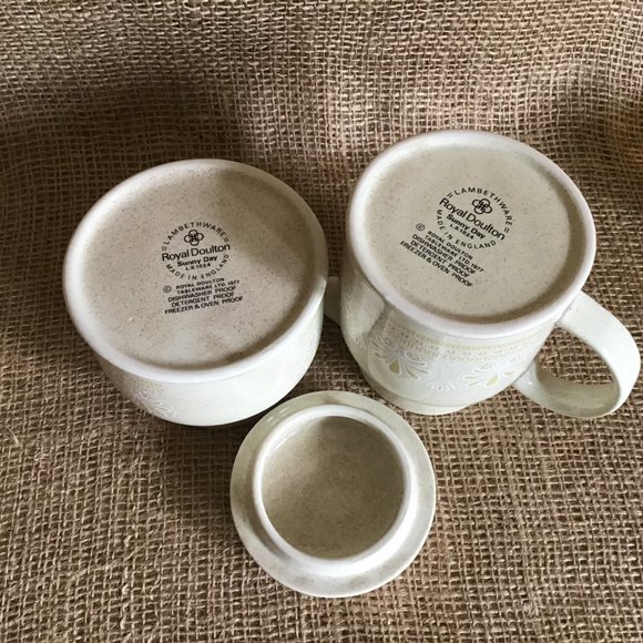 Royal Doulton Lambethware Sunny Day Stoneware Creamer and Sugar Bowl Set - Picture 6 of 6